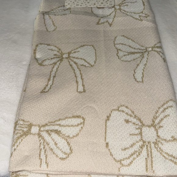 ID Home Christmas gold ribbon/bow Oversized Bows Throw - Christmas Bow Throw 🎀 - Picture 5 of 8